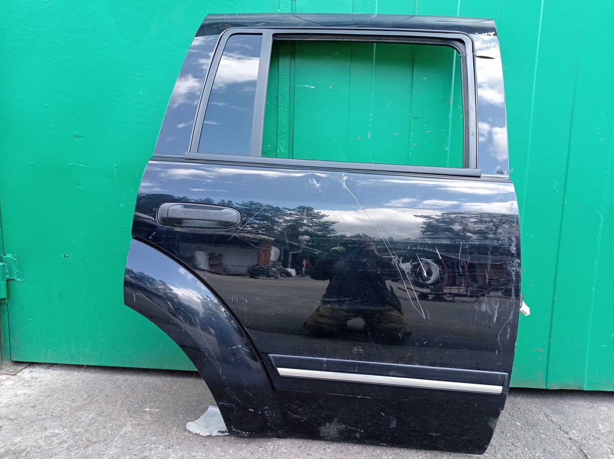 Дверь задняя правая к Dodge Durango 2004