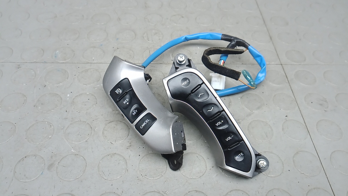 Кнопки руля к Hyundai Santa Fe 2009