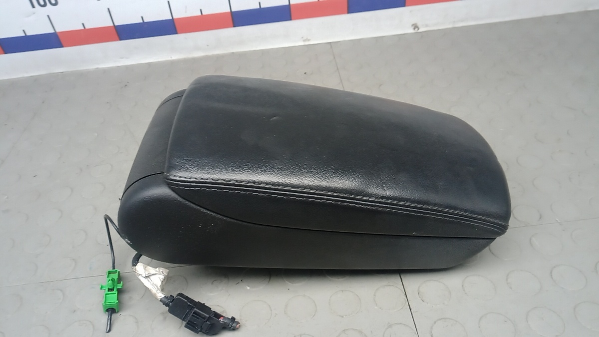 Подлокотник к Audi A6 2006