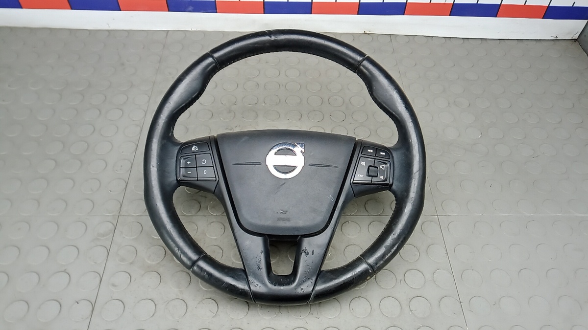 Руль к Volvo V40 2013