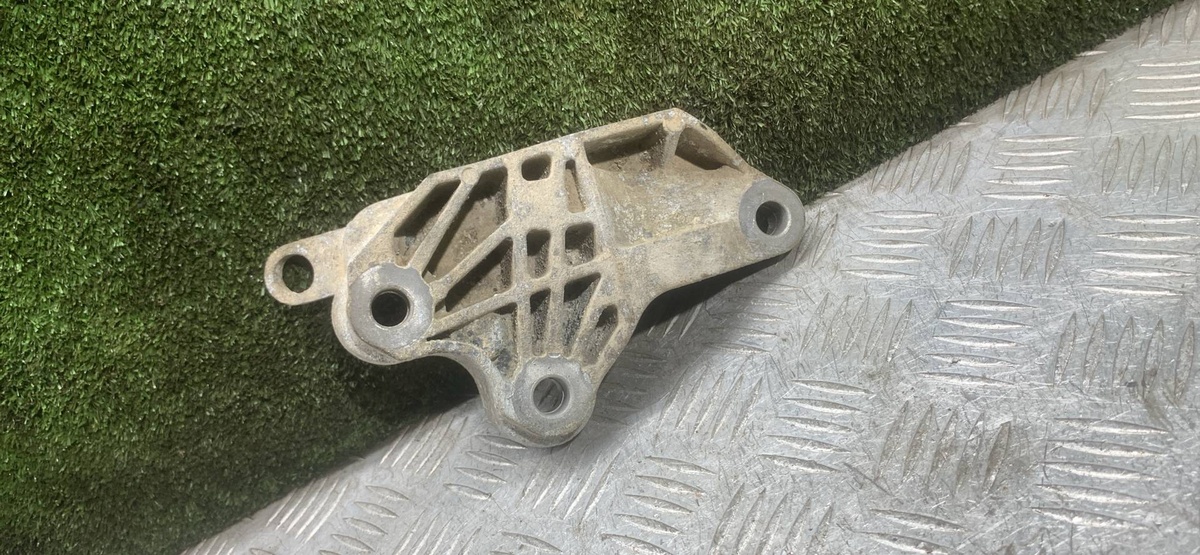Кронштейн к Opel Vectra 2003