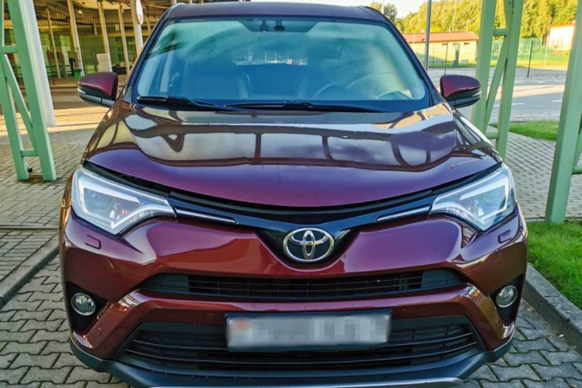 Белоруса за рулем Toyota задержали в Польше. Что оказалось не так?