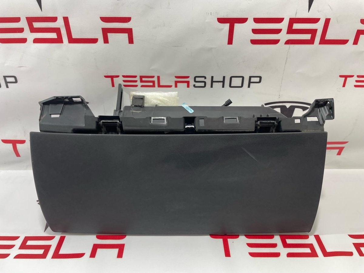 Бардачок к Tesla Model 3 2019
