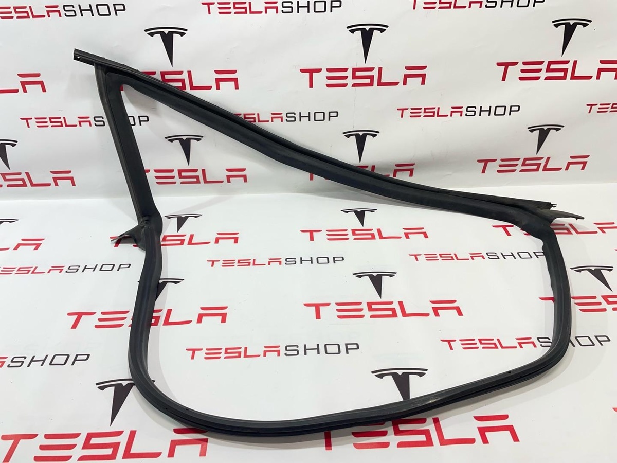 Уплотнитель к Tesla Model 3 2019