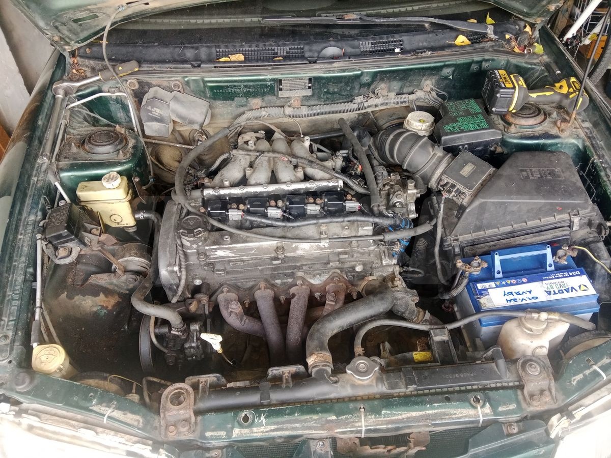Двигатель к Mitsubishi Carisma 1998