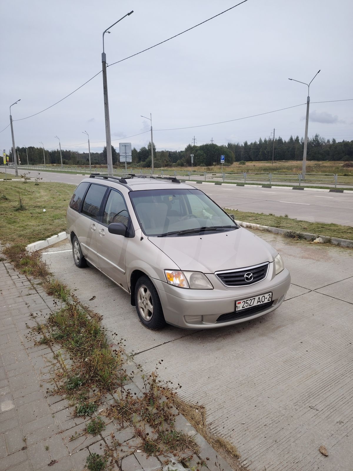 Mazda MPV II (LW), 2000
