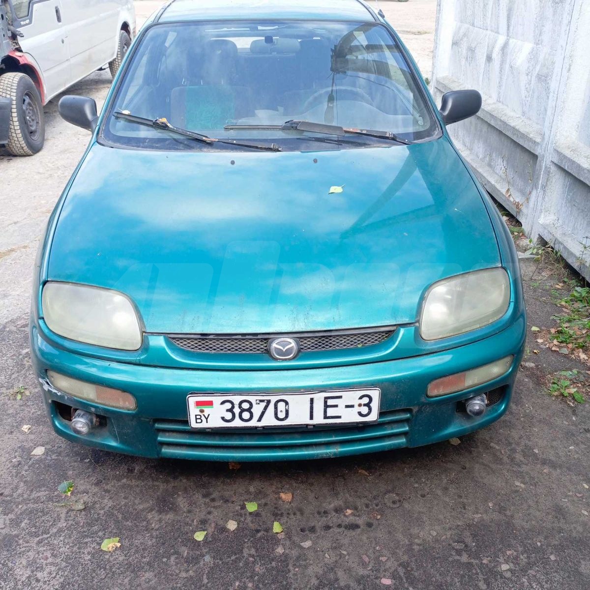 Mazda 323 V (BA), 1998