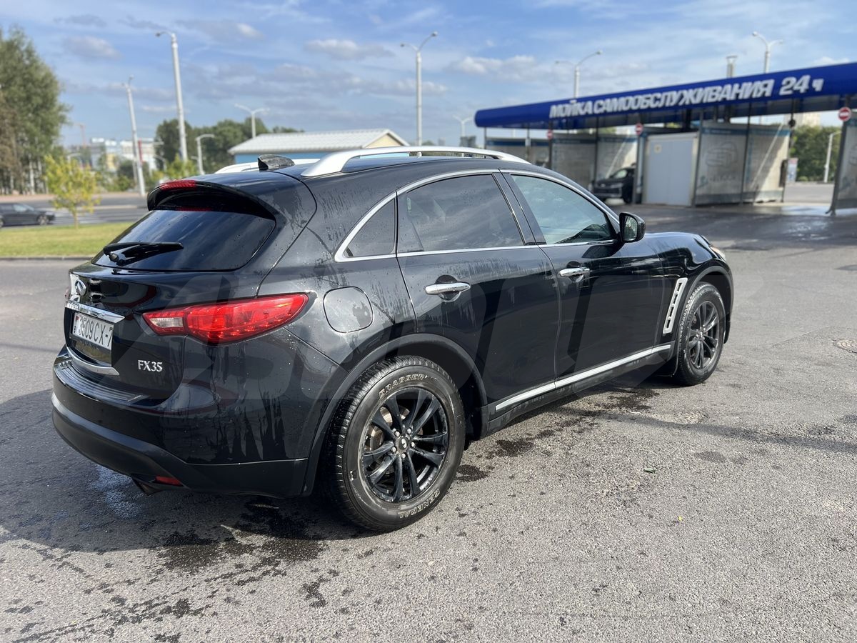 Infiniti FX II (S51), 2009