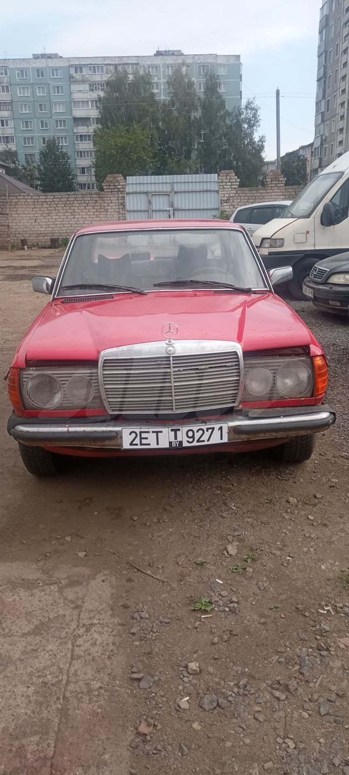 Mercedes-Benz W123 I, 1977