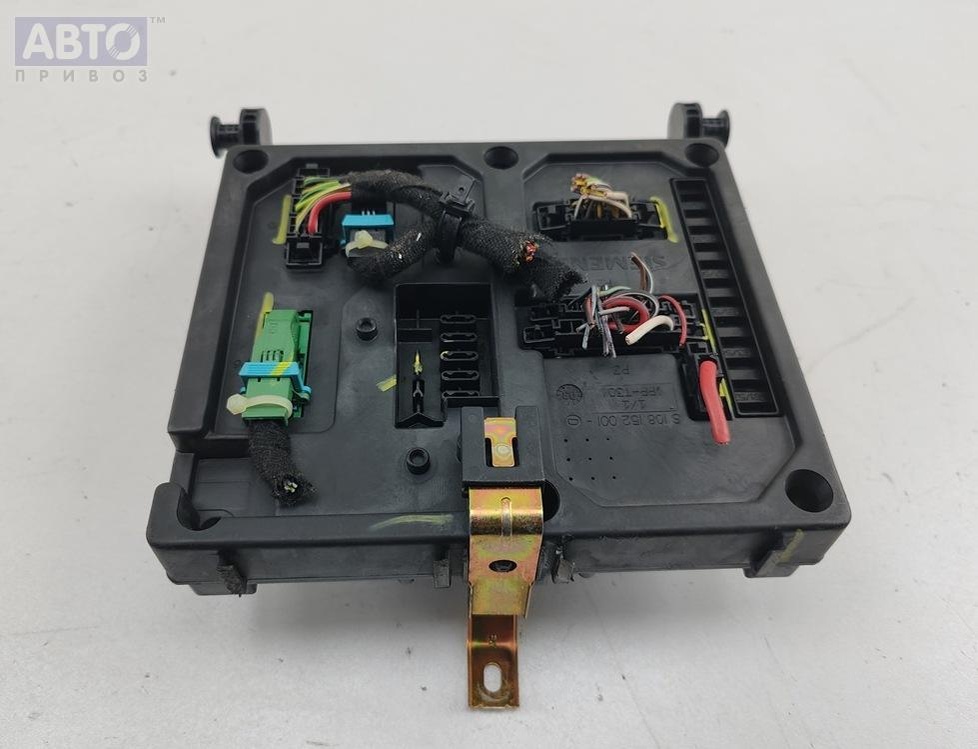 Короб предохранителей к Ford Galaxy 2003