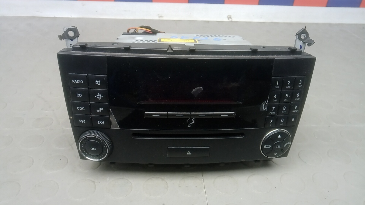 Магнитола к Mercedes-Benz C-klasse 2006