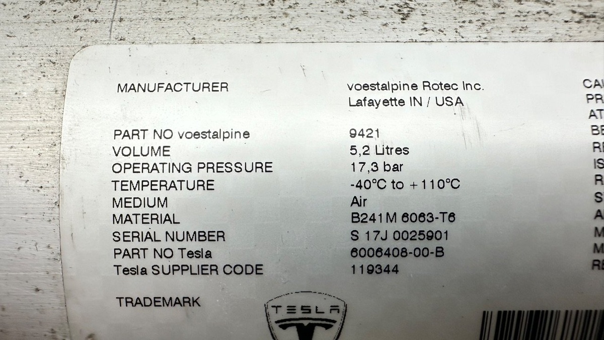 Ресивер пневмоподвески к Tesla Model S 2018