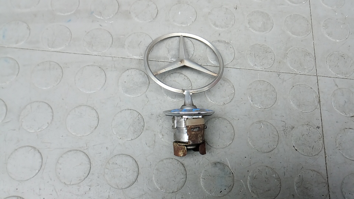 Эмблема к Mercedes-Benz E-klasse 2005