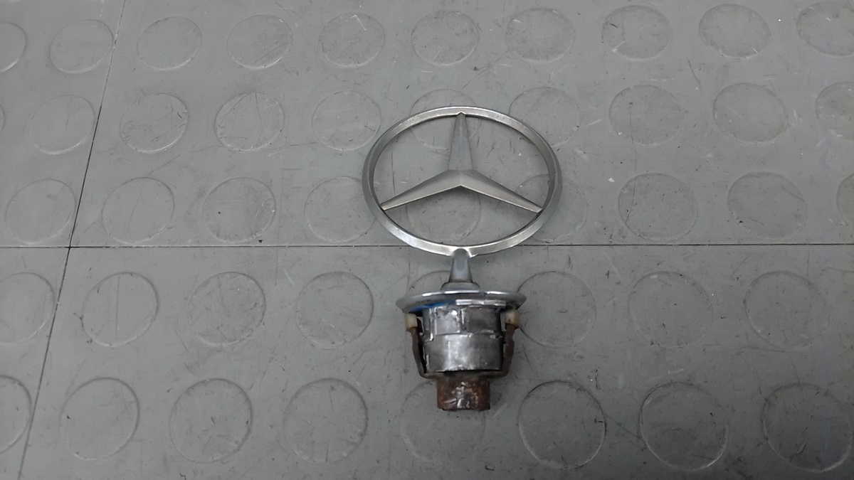 Эмблема к Mercedes-Benz E-klasse 2003