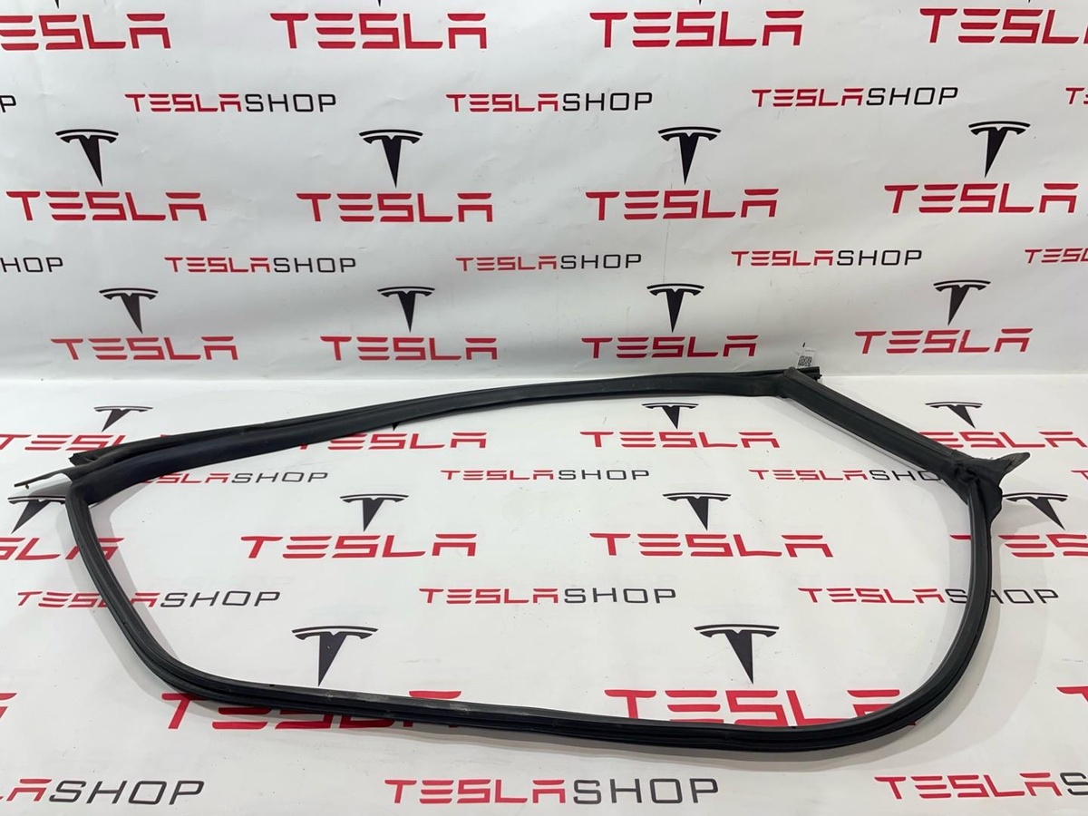 Уплотнитель к Tesla Model 3 2019
