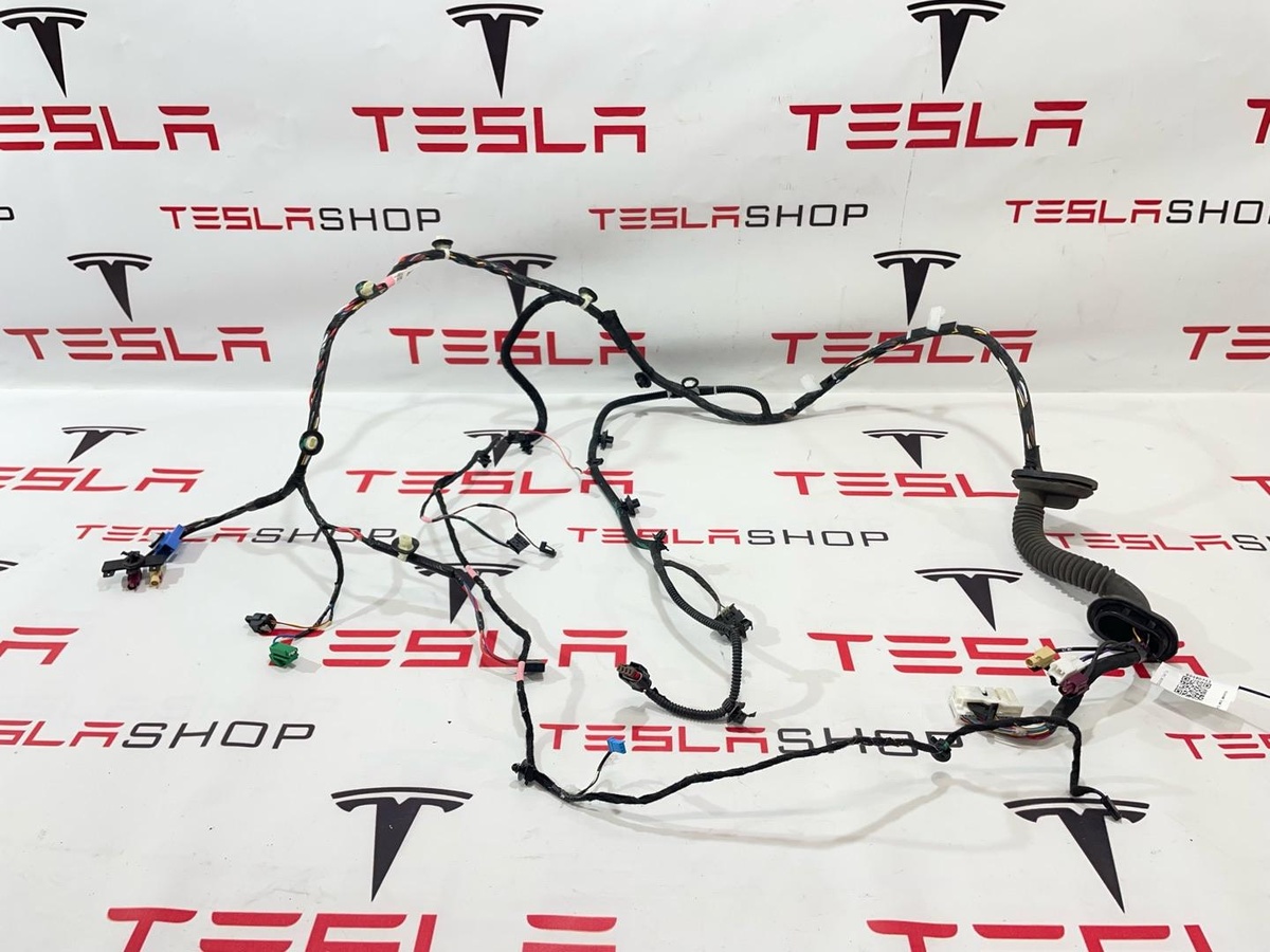 Проводка двери к Tesla Model 3 2019