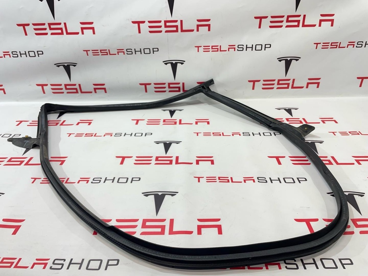 Уплотнитель к Tesla Model 3 2019
