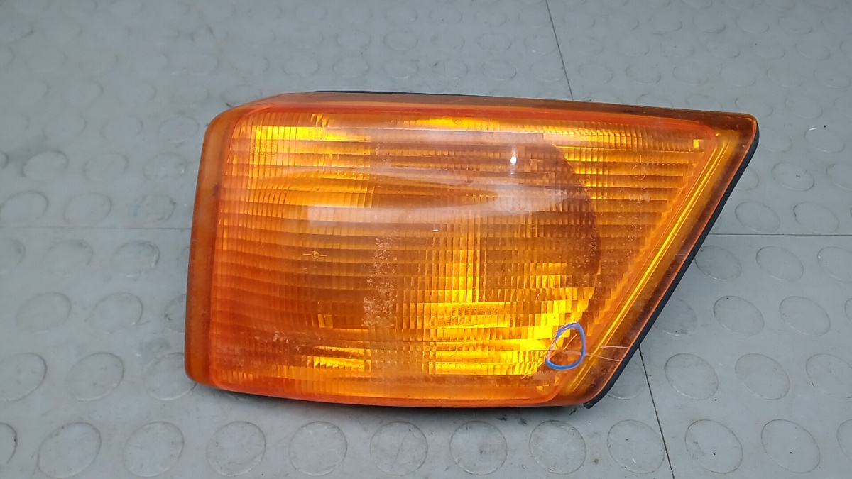Поворотник левый к Iveco  2004