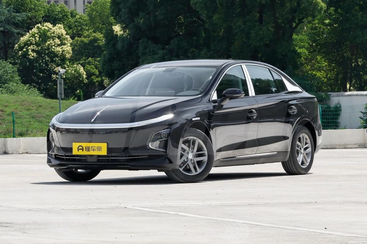 Hongqi E-QM5 I, 2025