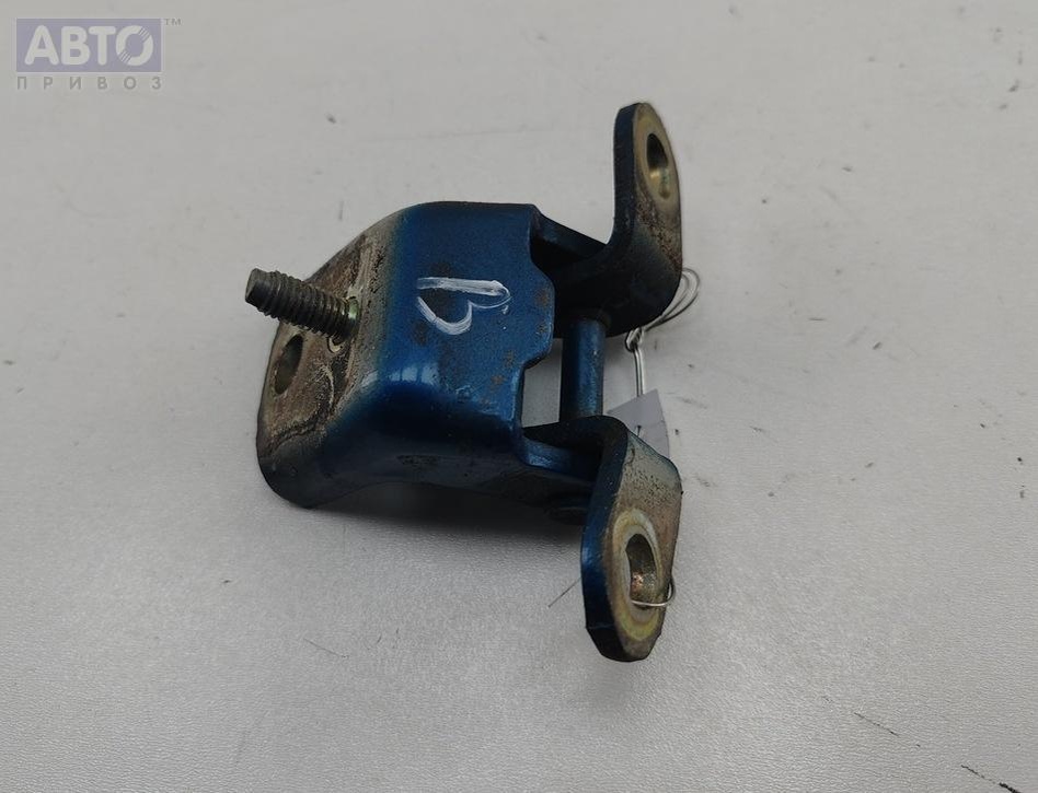 Петли к Nissan Almera Tino 2003
