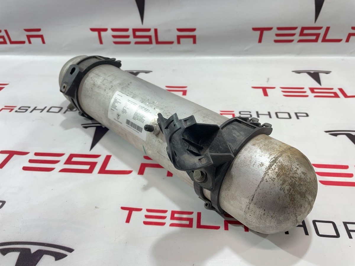 Ресивер пневмоподвески к Tesla Model S 2015