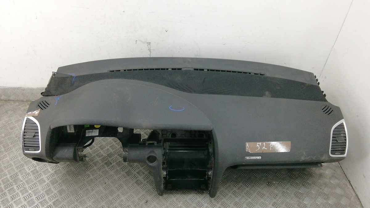 Бардачок к Audi Q7 2008