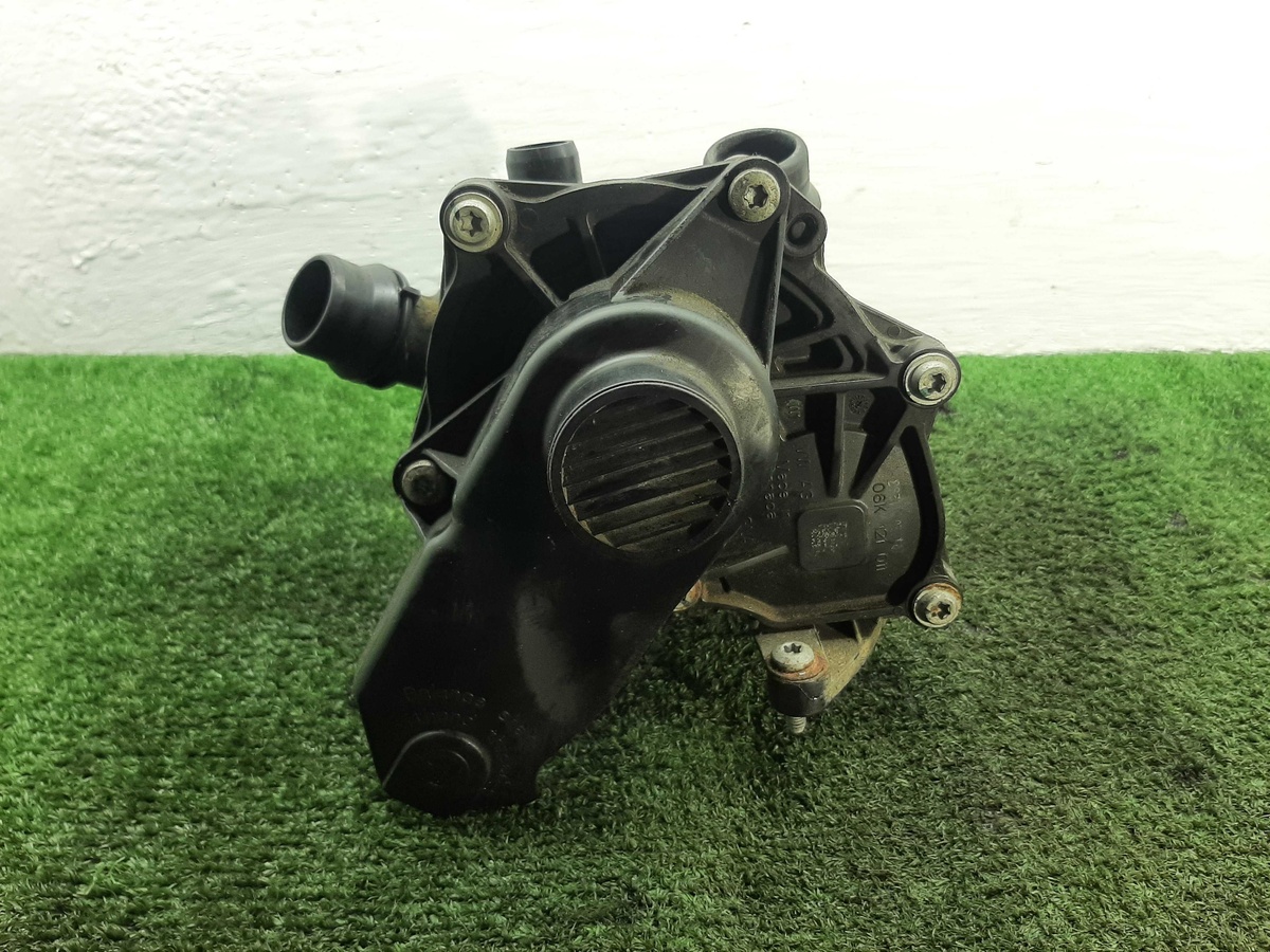 Помпа к Volkswagen Jetta 2014