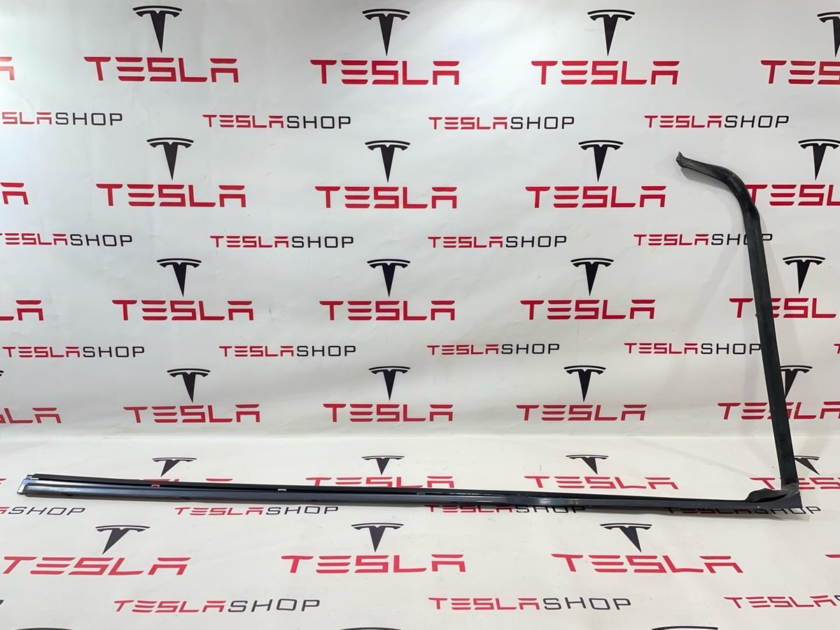 Уплотнитель к Tesla Model S 2015