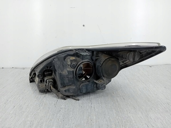 Фара правая к Ford Focus 2005