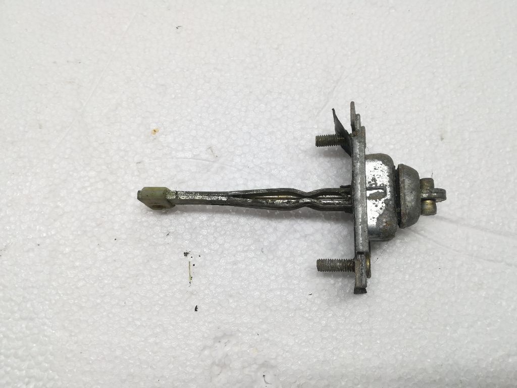 Ограничитель открывания двери к Mazda 323 1996