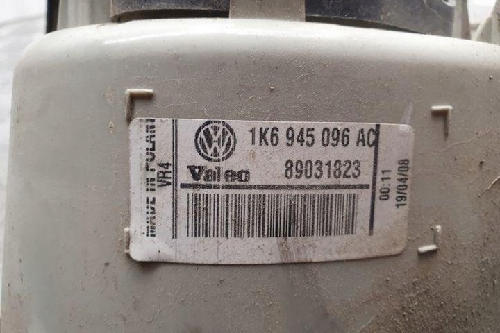 Фонарь задний правый к Volkswagen Golf R32 2005