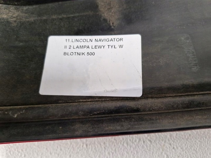 Фонарь задний левый к Lincoln Navigator 2002