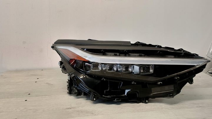 Фара правая к Toyota bZ4X 2022