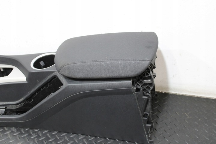 Подлокотник к BMW X1 2012