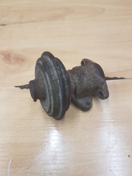 Клапан EGR к Chrysler Voyager 2001