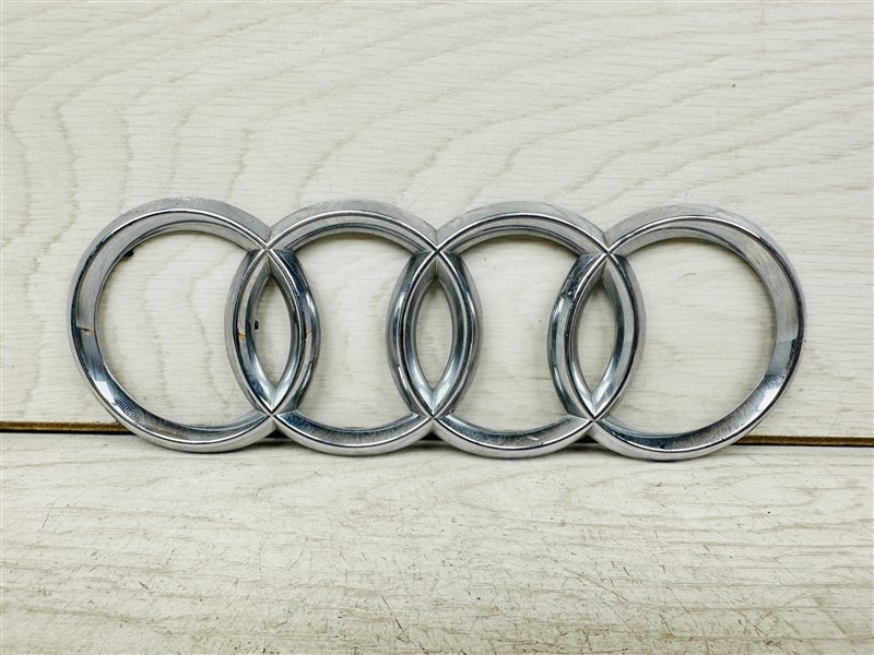 Эмблема к Audi A8 2009