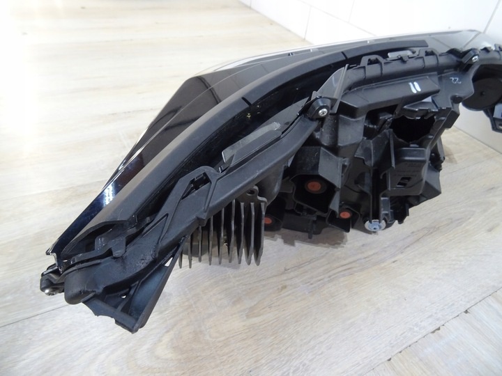Фара левая к Toyota bZ4X 2022