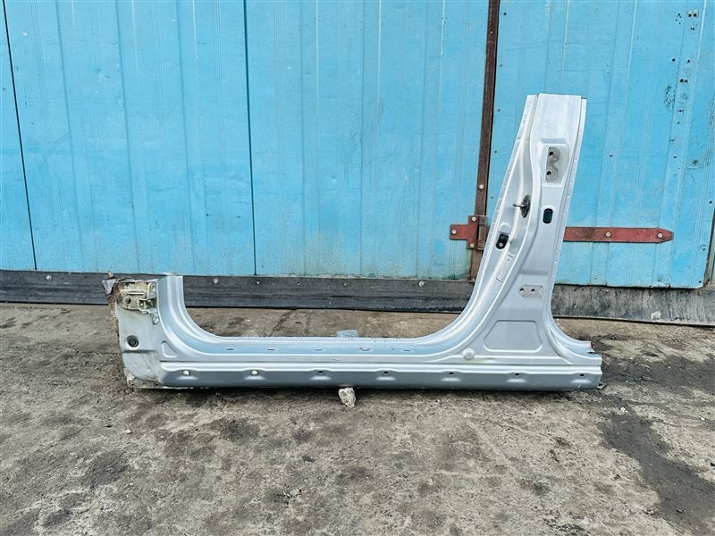 Порог левый к Hyundai Sonata 2004
