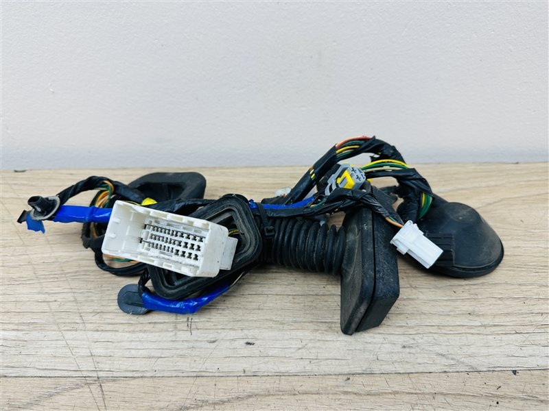 Проводка двери к Hyundai Elantra 2006