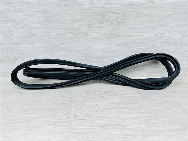Уплотнитель к Hyundai i40 2011