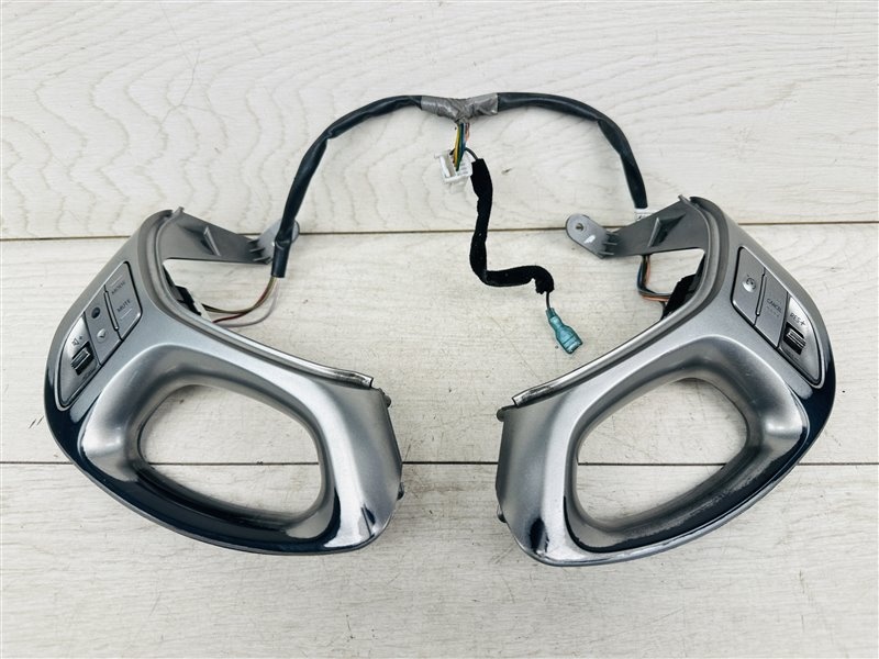 Кнопки руля к Hyundai ix35 2010
