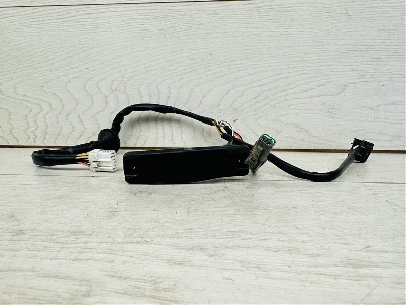 Кнопка  к Hyundai ix35 2010