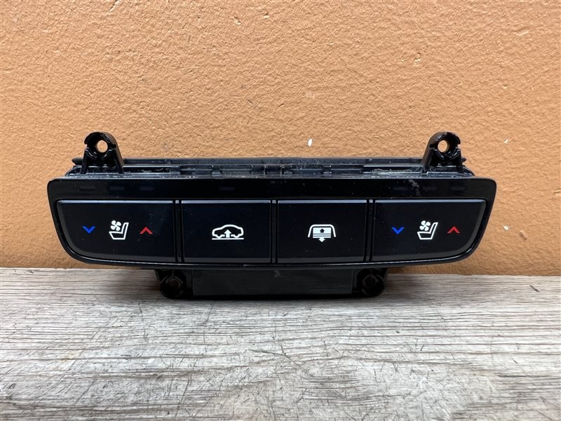 Блок кнопок к Hyundai Equus 2009