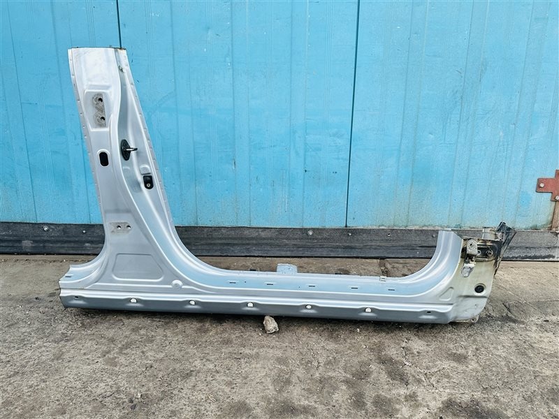 Порог левый к Hyundai Sonata 2004