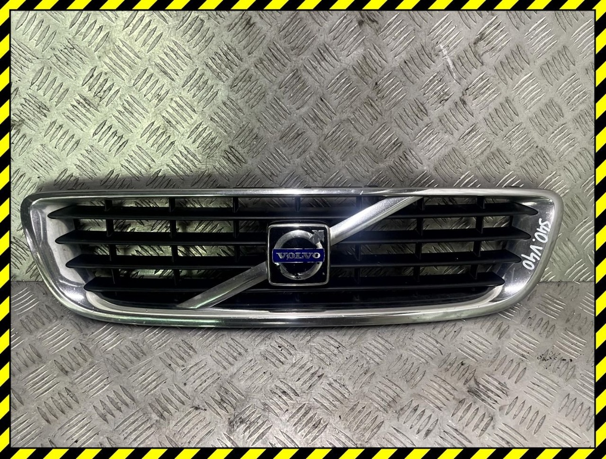 Решетка радиатора к Volvo S40 2005