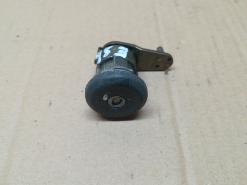 Личинка дверного замка к Ford Escort 1998