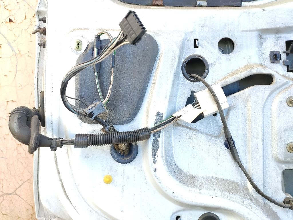 Проводка двери к Renault Master 1997