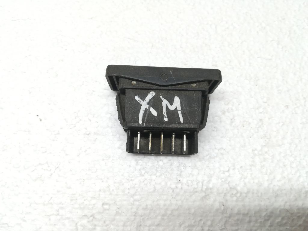 Кнопка стеклоподъемника к Citroen XM 1997
