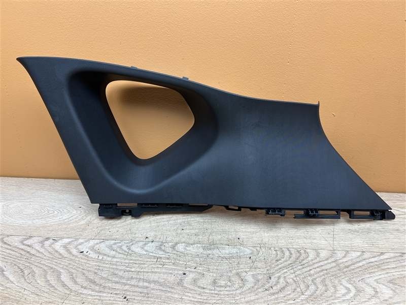 Обшивка стойки к Geely Coolray 2018