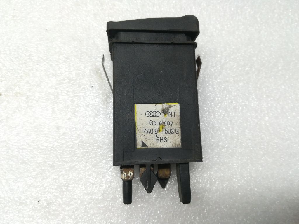 Кнопка  к Audi A6 1995